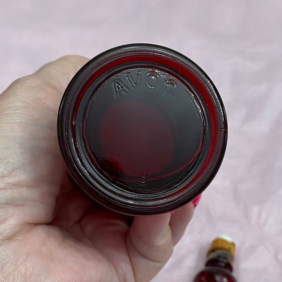 VINTAGE AVON RUBY RED BUD VASE WITH RUBY RED STOPPER - Picture 7 of 10